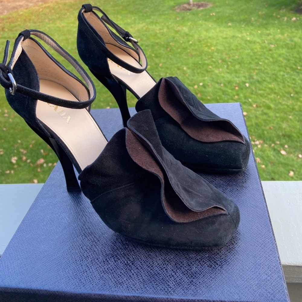 New in Box Genuine Prada Black/Brown Suede Heels. Women’s 10M, 40 European - Picture 1 of 11